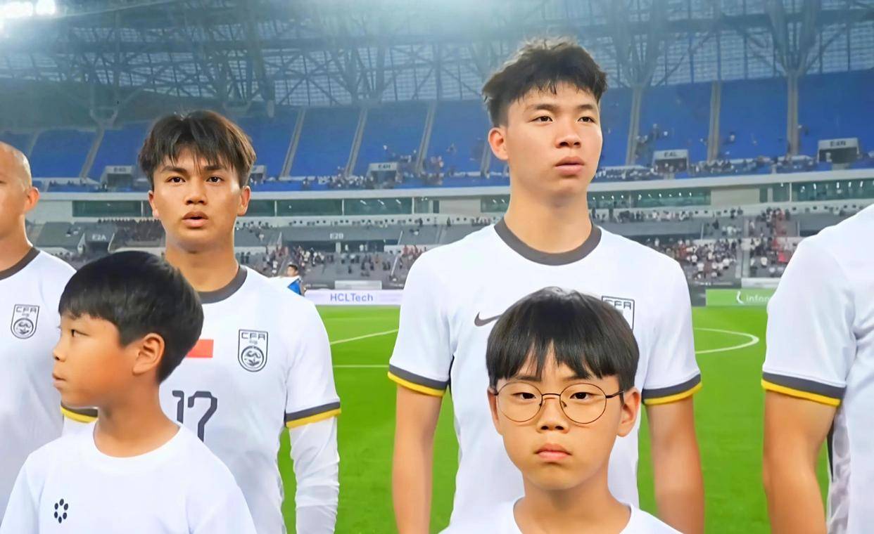 包含东亚杯-黄政宇首球国足两中门框1-0中国香港获季军的词条